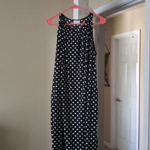 Size 1x sleeveless black polka dot summer dress